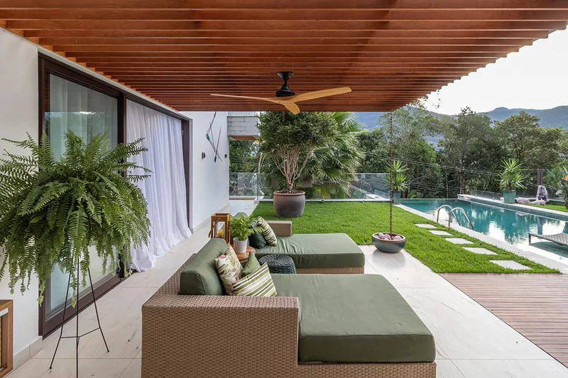 Pessoa relaxando em ambiente termicamente confortável