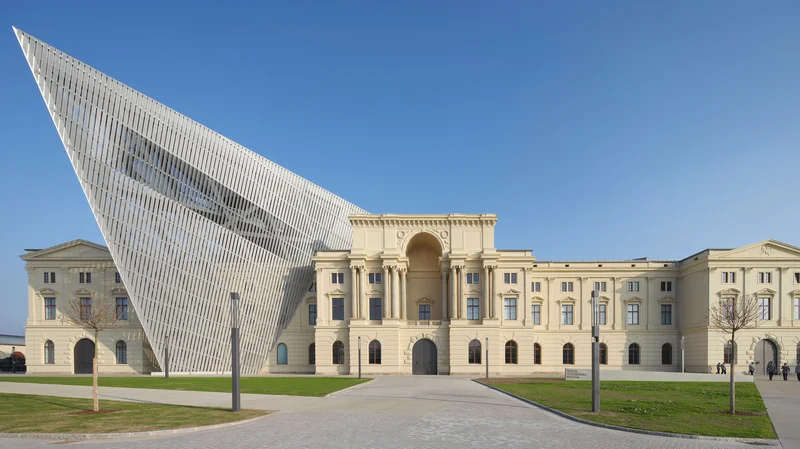 Daniel Libeskind Uma Jornada De Inovacao E Design Na Arquitetura