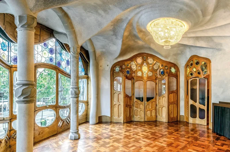 Descubra A Elegancia Floral Explorando A Arquitetura Art Nouveau