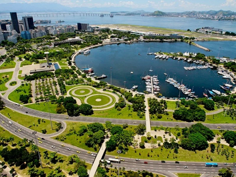 Vista aérea do Parque do Flamengo projetado por Burle Marx